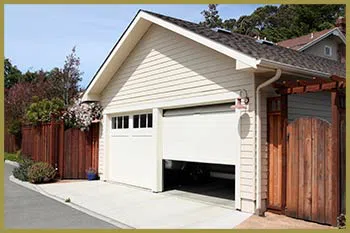 Louisville Metro Garage Door Service Louisville, KY 502-443-0009 Louisville Metro Garage Door Service Louisville, KY 502-443-0009 - serv-sid-res-gdr-19m